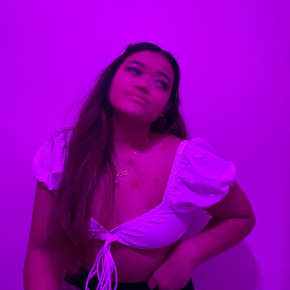 Meet your Posher, Lorraine - Picture 1 of 1